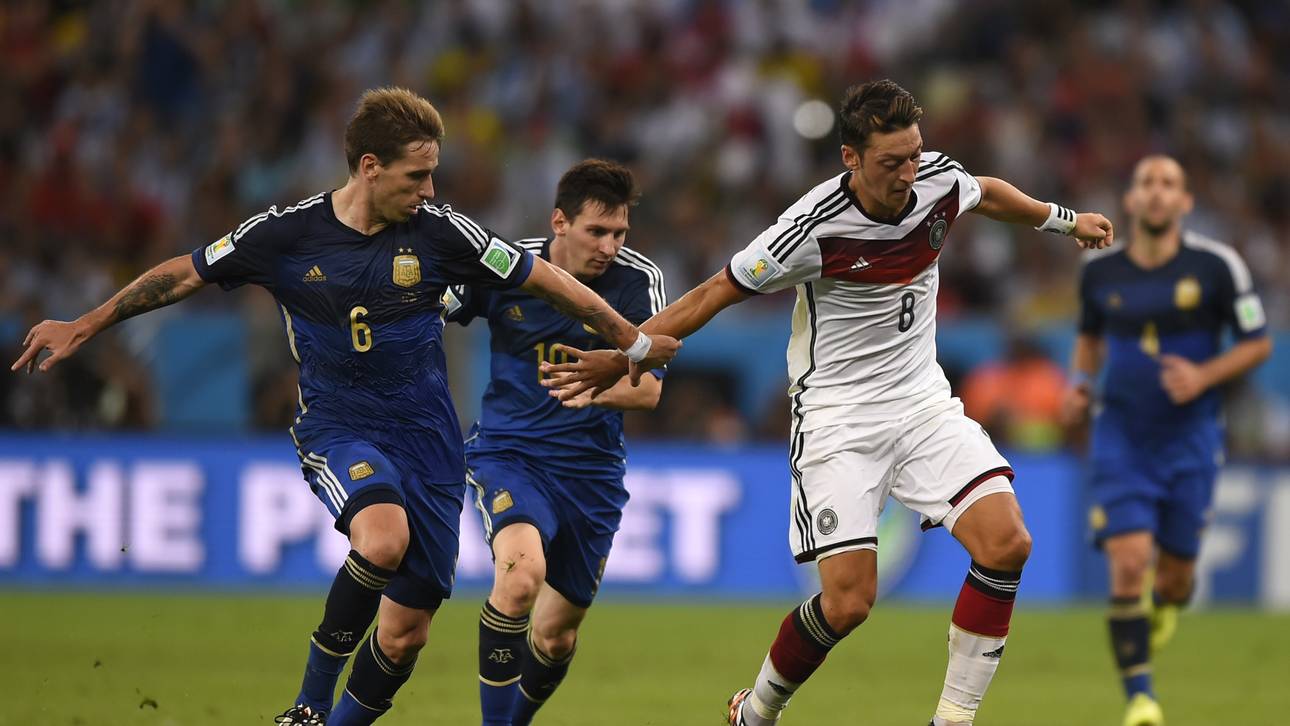 Ter Stegen: Özil wie Messi