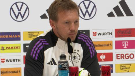 Eine ARD-Umfrage, in der sich jeder Fünfte eine "weißere" Nationalmannschaft wünsche, sorgt für Wirbel. Bundestrainer Julian Nagelsmann reagiert entsetzt.