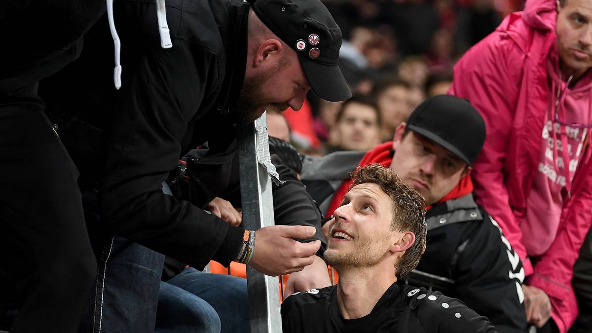 PLATZ 13 - BAYER LEVERKUSEN: Die Werkself darf sich trotz sportlich enttäuschender Leistungen auch in der kommenden Saison auf 19.000 Inhaber von Jahreskarten freuen