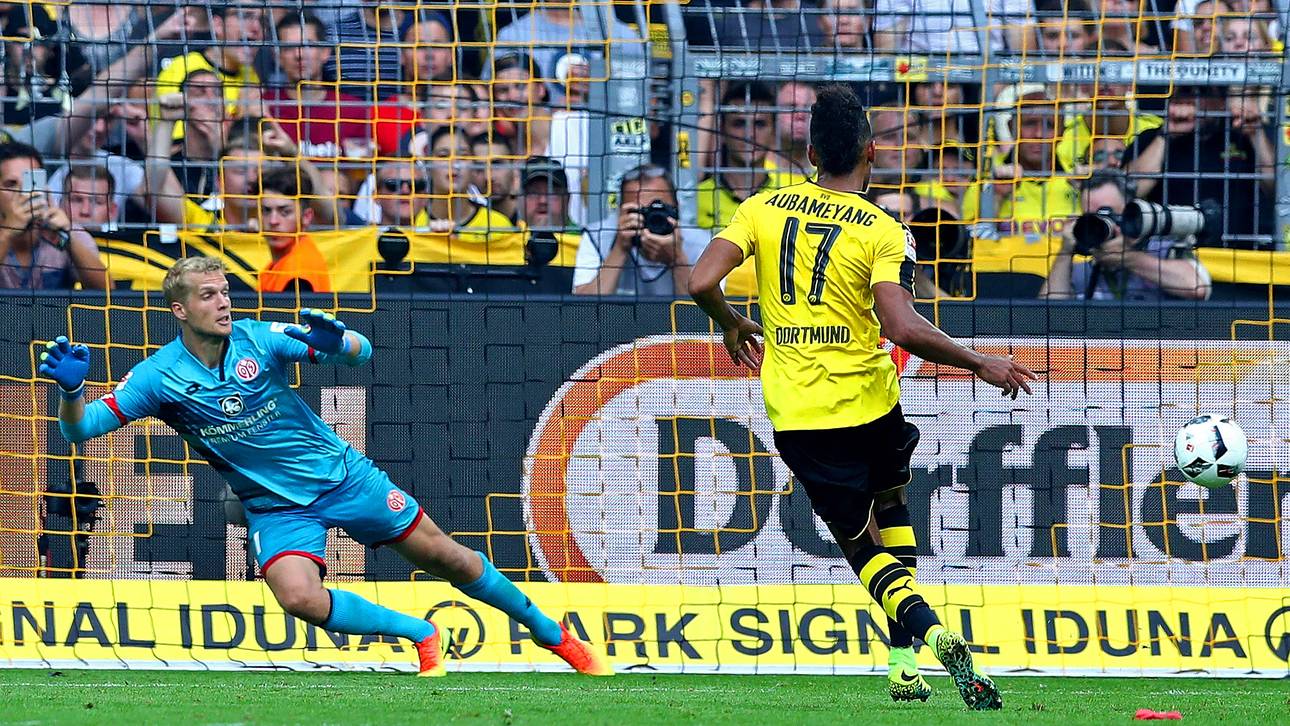 Dortmund müht sich zum Auftaktsieg