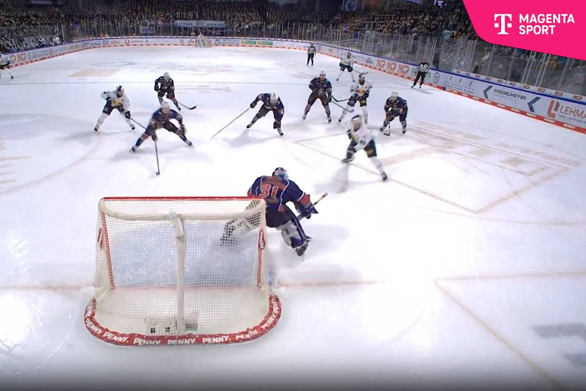 Das hatte man sich bei München anders vorgestellt. Die Offensivpower der Nürnberg Ice Tigers knackt den Defensivverbund des EHC. Trotzdem ist es ein Münchner der für ein Offensiv-Highlight sorgt.