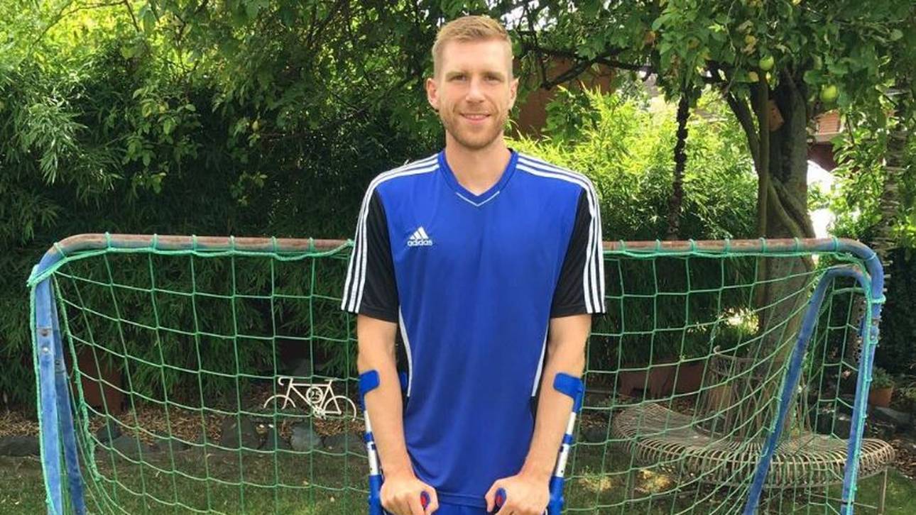 Mertesacker witzelt über Verletzung