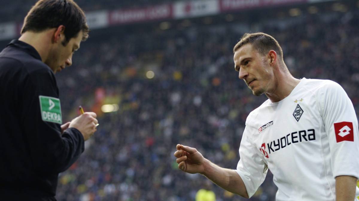 JÖRG BÖHME: Auch der Linksfuß ging ablösefrei von Schalke nach Gladbach, das sich für die Rückrunde der Saison 04/05 mit Böhme verstärkte. Nach fünf Jahren auf Schalke kam er im Borussia-Park nur auf ein Tor und zwei Assists in 14 Spielen. Im Jahr 2008 war für den zehnfachen Nationalspieler Schluss 