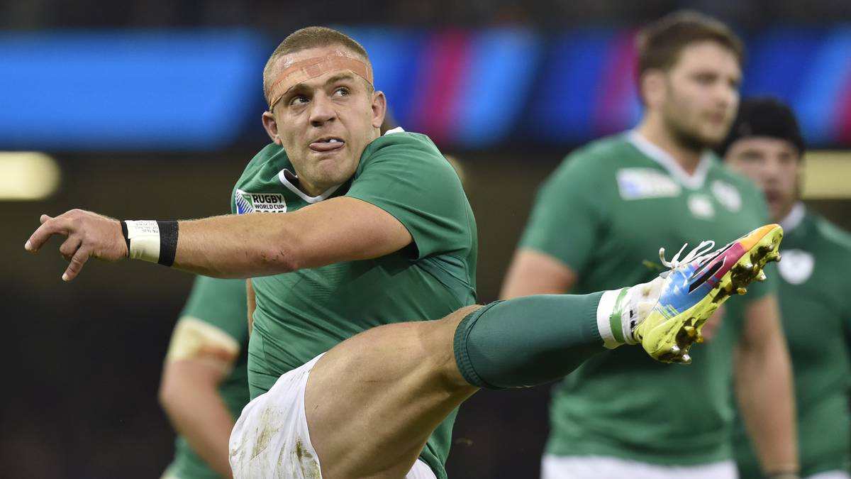 Fußballerische Qualitäten beweisen auch die Iren im Spiel