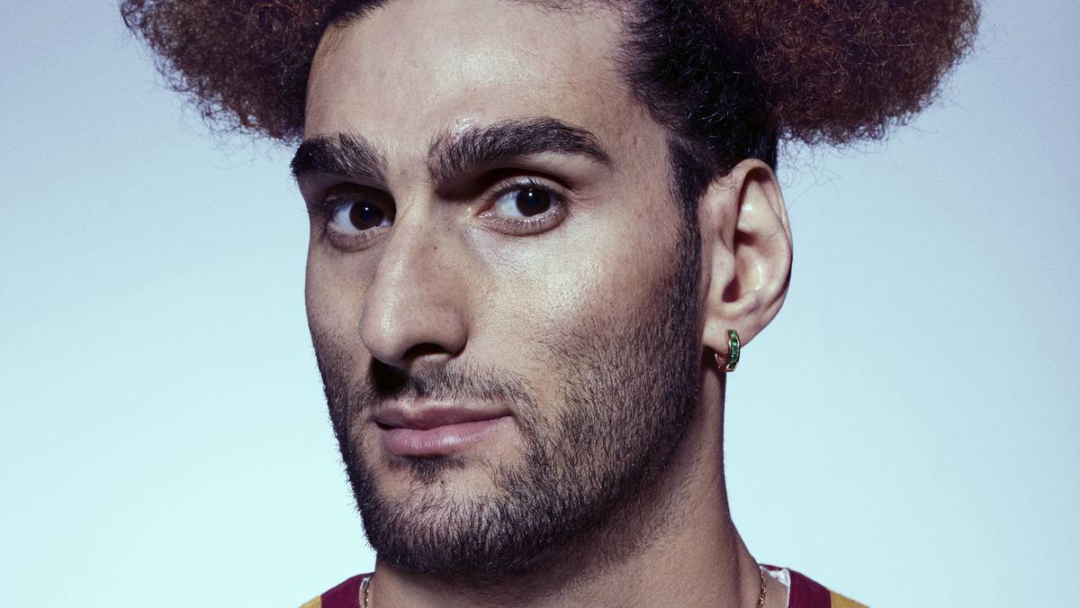 Ist das Mickey Mouse oder Marouane Fellaini? Bei einem Shooting für das Magazin "GQ" wählt der Mittelfeldspieler von Manchester United einen äußerst gewöhnungsbedürftigen Look