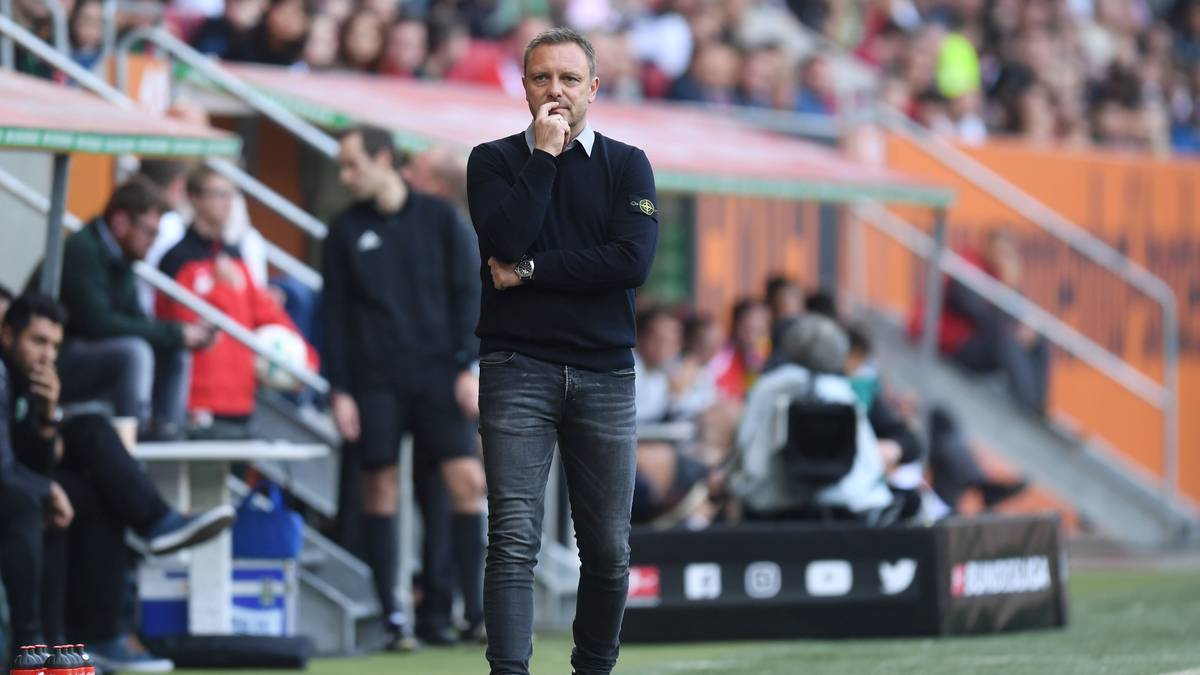 PLATZ 5 - ANDRE BREITENREITER (Hannover 96): Auch der Ex-Schalker schaffte den direkten Wiederaufstieg in die Bundesliga. Doch dass es derart gut läuft, hatte den 96ern wohl niemand zugetraut. Mit lupenreinem Konterfußball führte Breitenreiter Hannover auf Platz sechs - die wohl größte Überraschung der noch jungen Saison