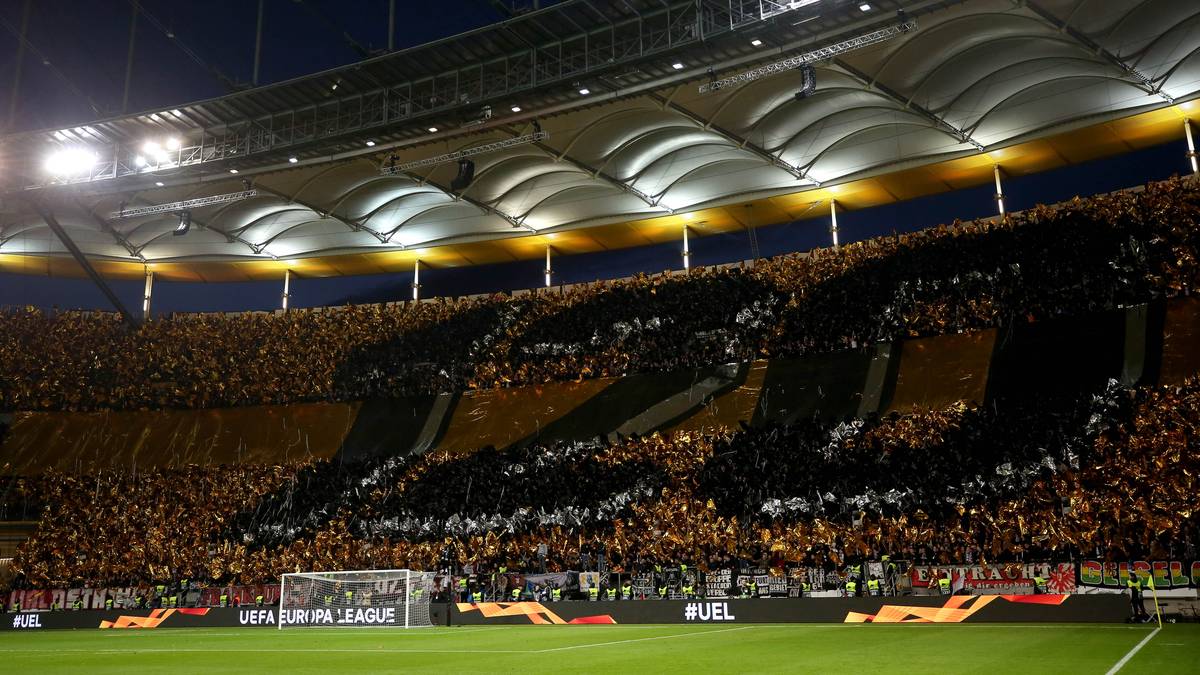 Im Netz wurden die Eintracht-Fans gefeiert. Auch Ilkay Gündogan twitterte beeindruckt: "Wow!"