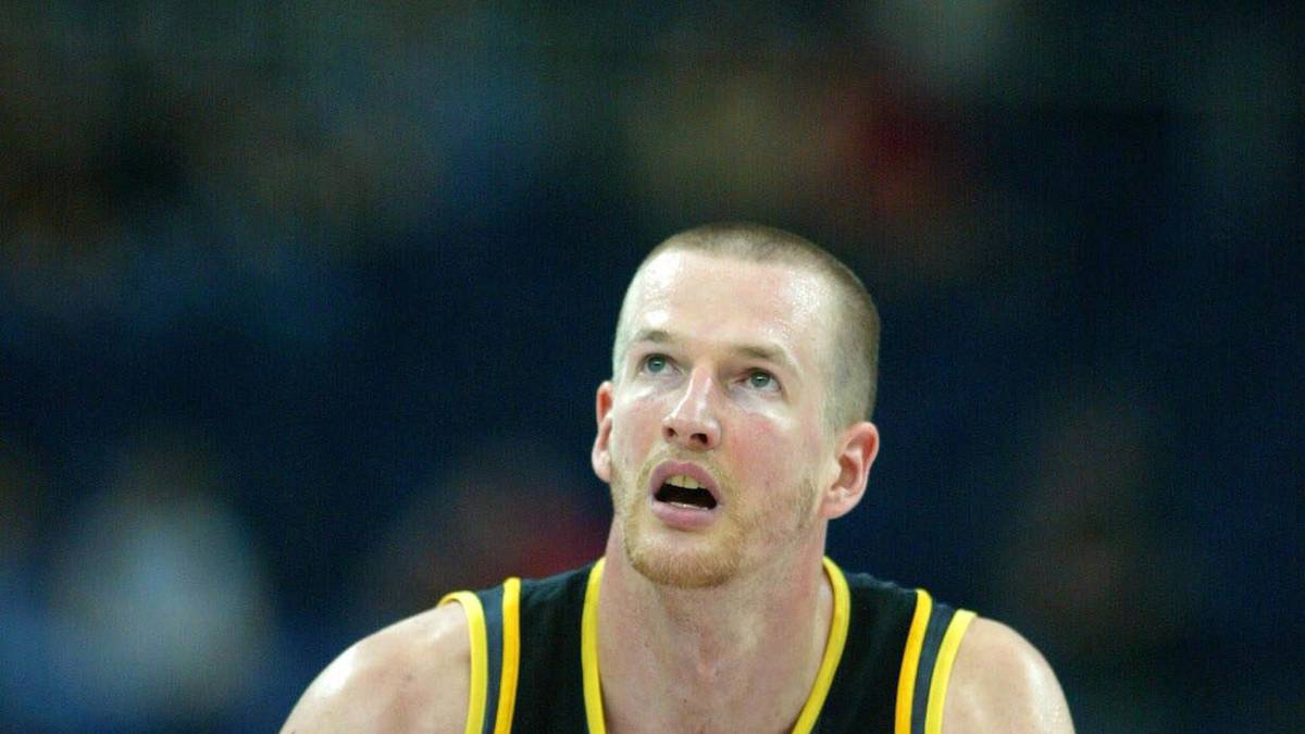 HENRIK RÖDL vs. DANILO BARTHEL: Der heutige Bundestrainer war bei der WM 2002 ein wichtiger Bankspieler, der für Entlastung sorgte. Rund 15 Minuten spielte Rödl pro Partie und brachte 3,9 Punkte und zwei Rebounds pro Partie aufs Scoreboard