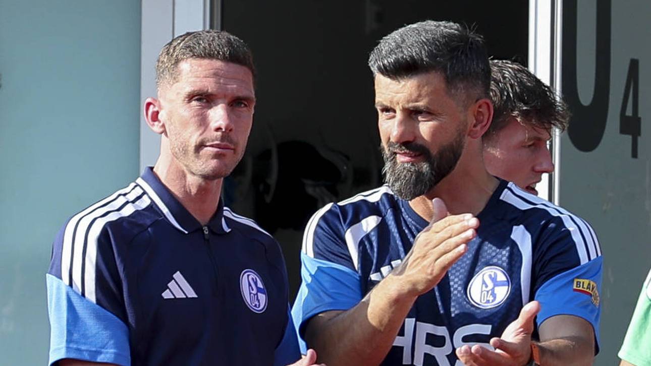 Trainer Miron Muslic (r.) mit Neuzugang Robin Gosens