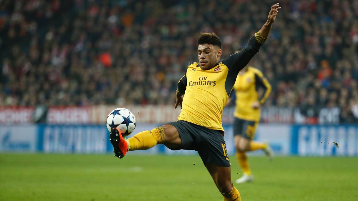 ALEX OXLADE-CHAMBERLAIN: Reihte sich vor dem 1:5 in Arsenals Fehlerkabinett ein, als er sich direkt vor dem Strafraum einen unnötigen Ballverlust leistete. In der Offensive unauffällig. SPORT1-Note: 4,5