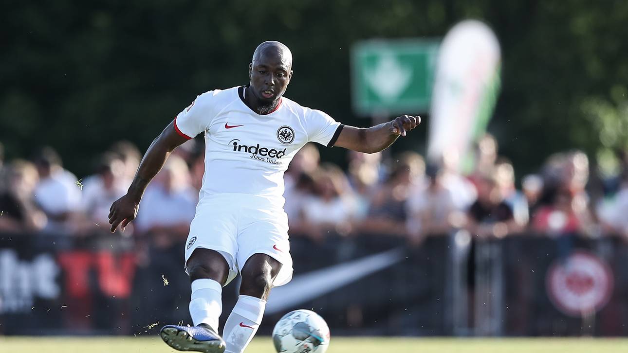 Eintracht verleiht Willems