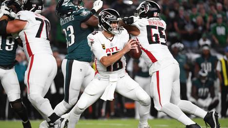 Quarterback Kirk Cousins (Mi.) feierte mit den Atlanta Falcons bei den Philadelphia Eagles ein irres NFL-Comeback