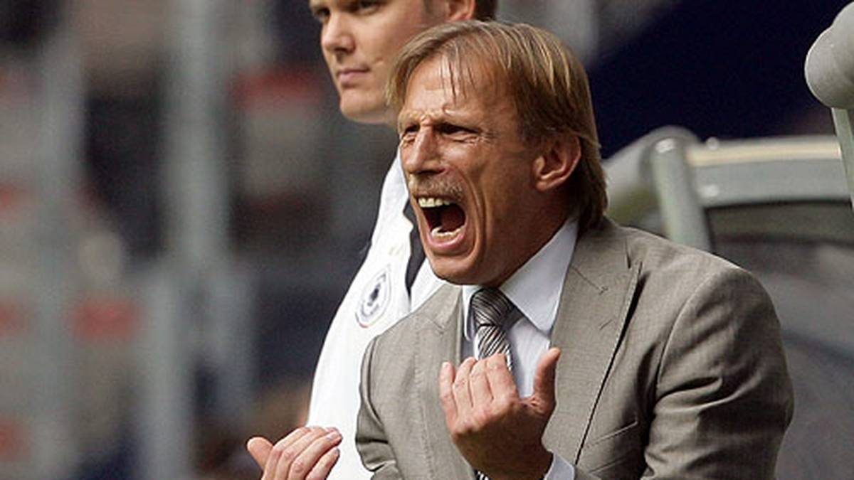 Besser läuft es in Österreich, wo Daum mit Austria Wien 2003 das Double holt