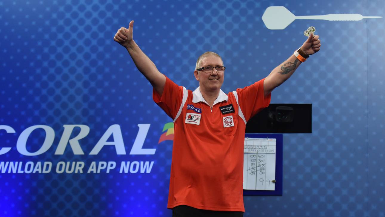 No-Name schaltet auch Lewis aus