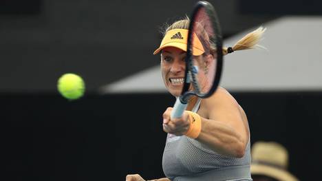 ADELAIDE, AUSTRALIA - JANUARY 15: Angelique Kerber of Germany plays a forehand to Dayana Yastremska of the Ukraine during day four of the 2020 Adelaide International at Memorial Drive on January 15, 2020 in Adelaide, Australia. (Photo by Paul Kane/Getty Images)