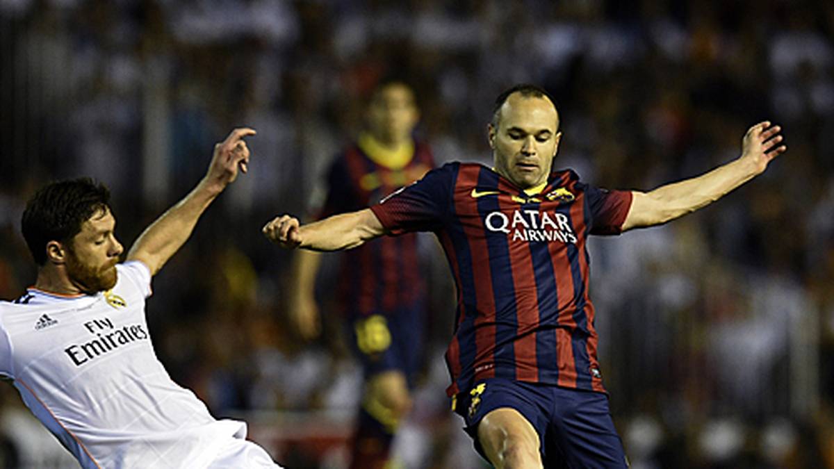 Nach einer Durststrecke im Jahr 2013 holt Real mit Alonso 2014 noch einmal zum ganz großen Schlag aus. Zuerst gibt es im Pokal-Finale gegen den FC Barcelona ein 2:1 und damit den 19. Pokal-Sieg...