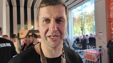 Nach dem EM-Sieg Deutschlands spricht Kurzzeit-Bundestrainer Alan Ibrahimagic, der für den erkrankten Álex Mumbrú eingesprungen war, über die Bedeutung des EM-Titels für die Zukunft des deutschen Basketballs.