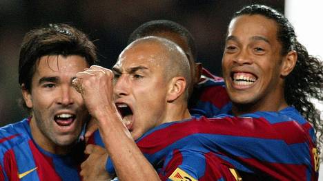 Henrik Larsson (M.) glänzte bei Barca an der Seite von Ronaldinho (r.), Deco (l.) und Co.