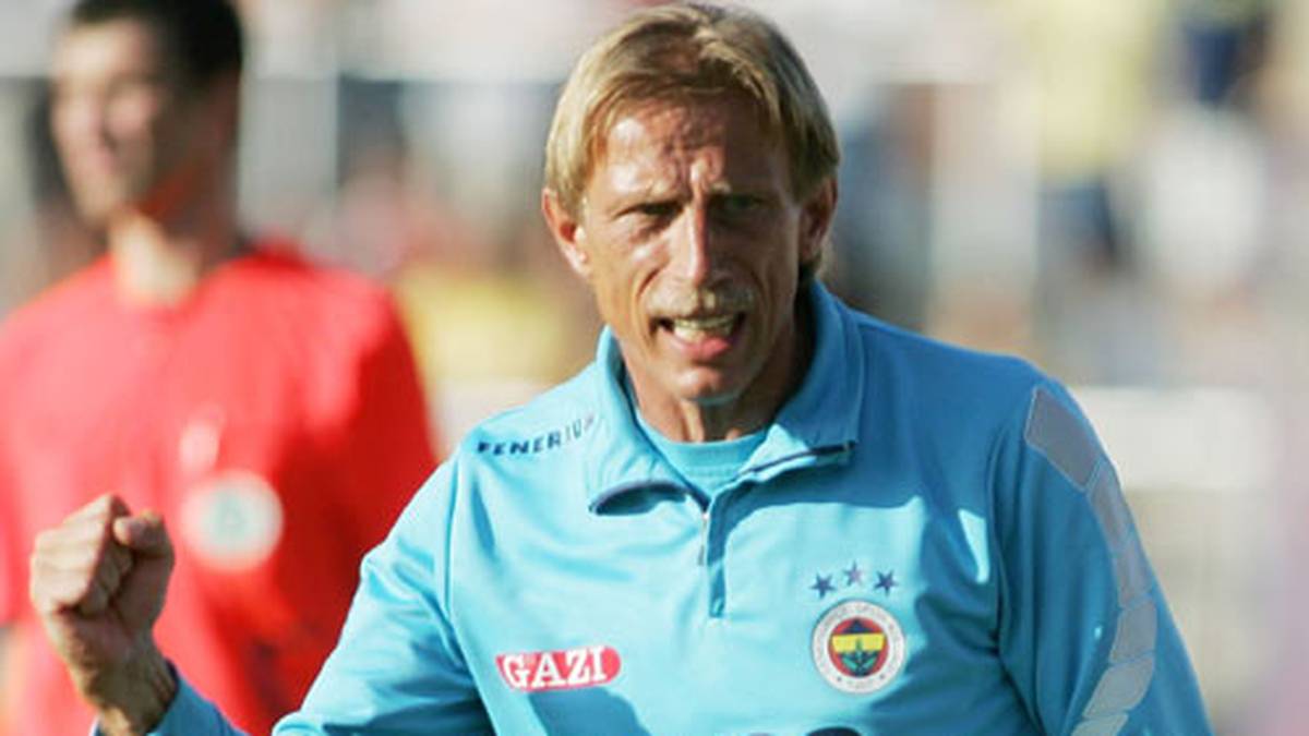 Zwei Jahre in Folge führt er seinen neuen Arbeitgeber zu Meisterehren