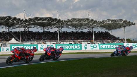 Races of Petronas Grand Prix of Malaysia of MotoGP at Sepang Circuit. November 03 2024 In picture: Francesco Bagnaia and Jorge Martin and Marc Marquez Carreras del Gran Premio de MotoGP de Malasia en el Circuito Internacional de Sepang. 03 de Noviembre de 2024 POOL MotoGP.com Cordon Press Images will be for editorial use only. Mandatory credit: MotoGP.com Cordon Press PUBLICATIONxNOTxINxFRAxESP