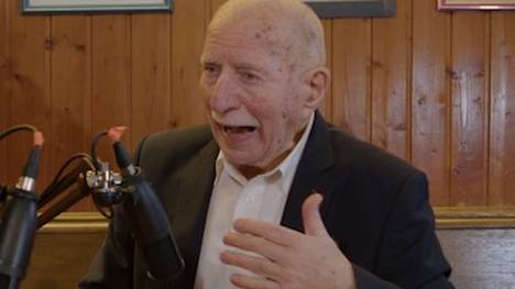 Sportreporter-Legende Werner Hansch spricht im SPORT1-Podcast "Deep Dive" über die Spielsucht, die sein Leben komplett veränderte.