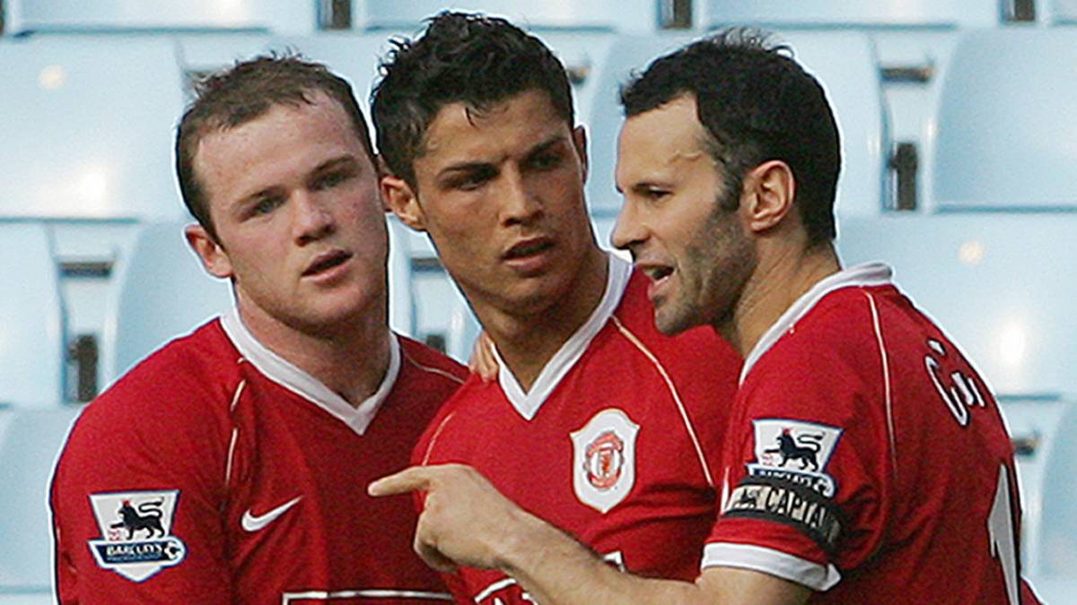 CRISTIANO RONALDO fehlt hingegen in Giggs' Topelf. Während seiner Zeit bei ManUnited von 2003 bis 2009 war sein Verhältnis zu Giggs eher unterkühlt, wie CR7 2016 enthüllte: "In Manchester haben wir die Champions League gewonnen und ich habe zu Scholes, Giggs oder Ferdinand nicht mehr mehr als 'Guten Morgen' gesagt. Und doch hatten wir ein großartiges Team"