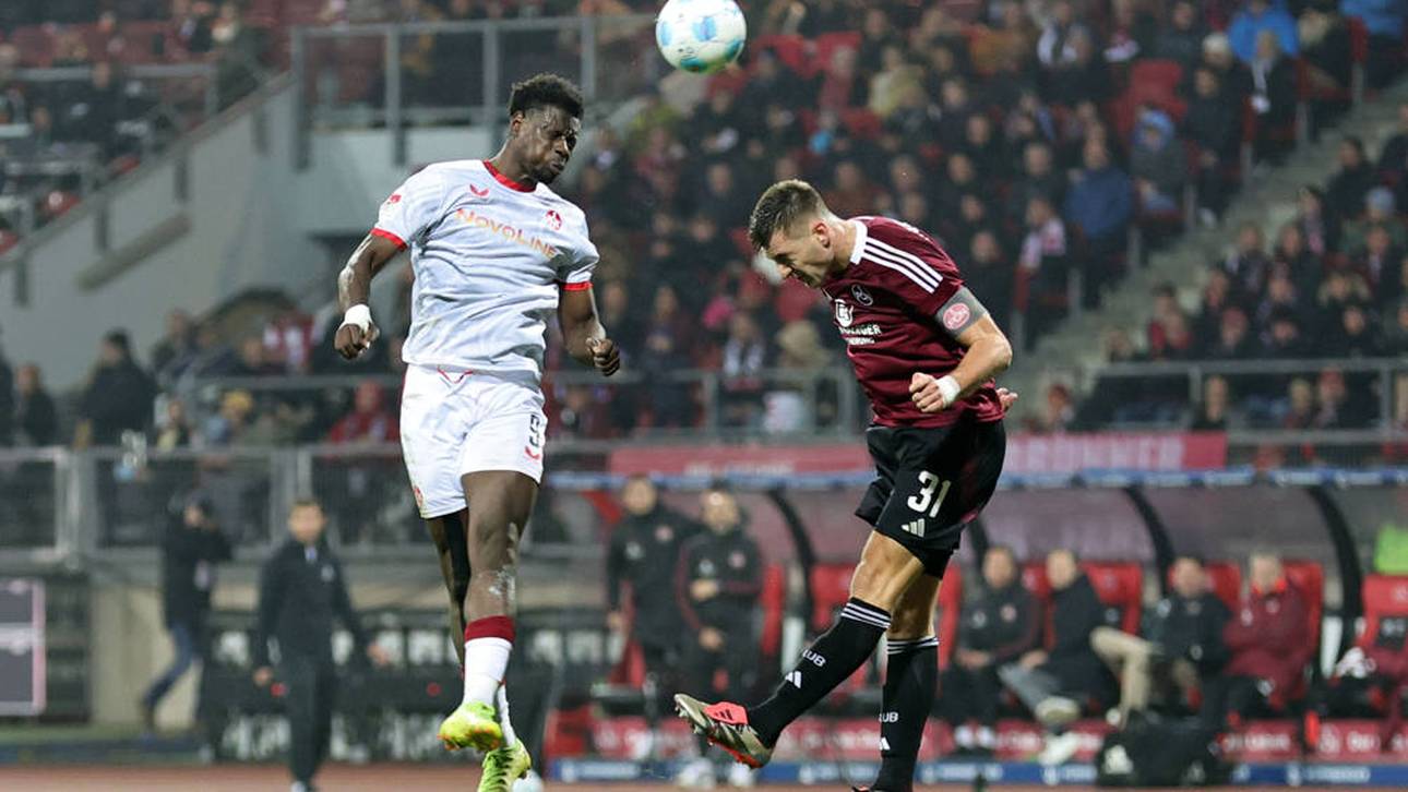 Ragnar Ache (l.) stürmt für den 1. FC Kaiserslautern