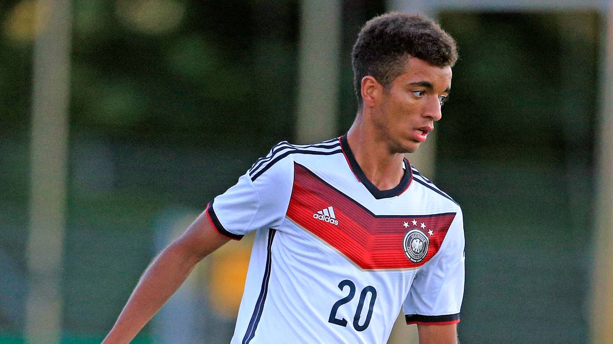 Timothy Tillmann (FC Bayern): Nach unzähligen persönlichen Gesprächen lockte Uli Hoeneß den 17-Jährigen unter lauten Nebengeräuschen von Greuther Fürth zum FC Bayern. Bei der SpVgg galt er als das "größte Talent seit 30 Jahren"