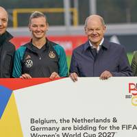 Die gemeinsame Bewerbung von Deutschland, den Niederlanden und Belgien um die Fußball-WM der Frauen 2027 hat einen Rückschlag erlittern.