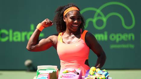 Serena Williams feiert gegen Sabine Lisicki ihren 700. Sieg - dafür gibt es einen Kuchen