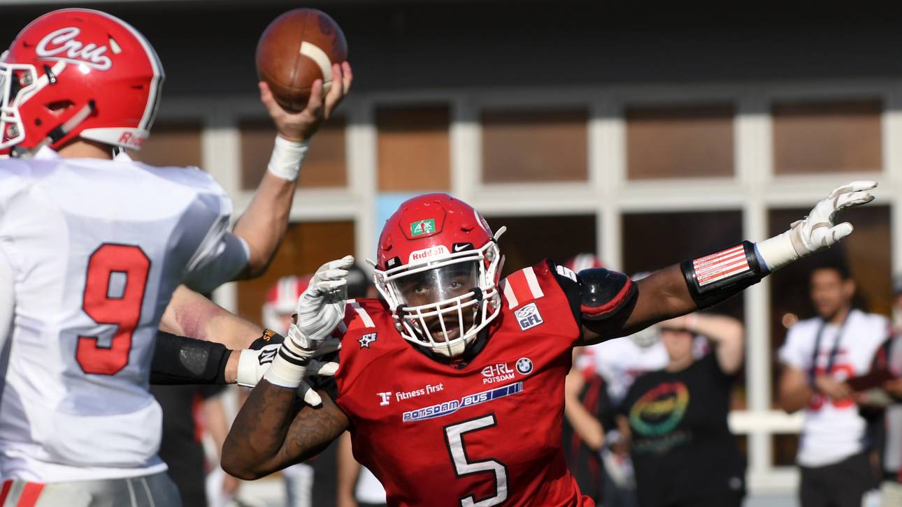 Michael Reynolds (r.) steuerte zwei Touchdowns zum Sieg der Royals bei