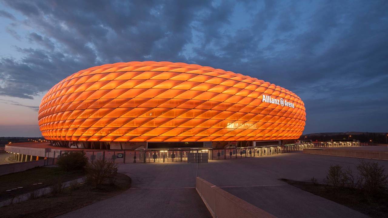 FC Bayern: Allianz Arena leuchtet orange gegen Gewalt an Frauen