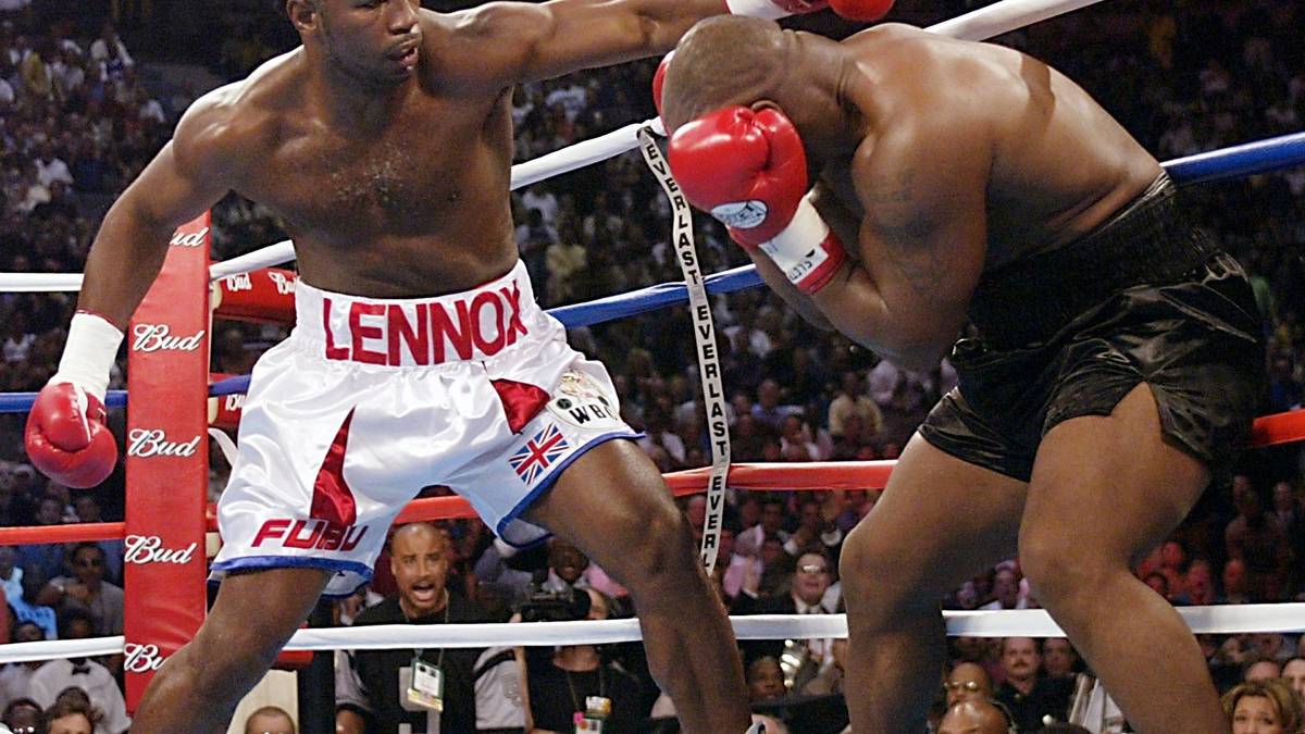 Im Kampf selbst liefern sich beide Boxer zuerst einen Schlagabtausch auf Augen- und Fausthöhe. Tyson allerdings geht Runde für Runde mehr die Kraft aus. Als Lewis ihn in der achten Runde zum zweiten Mal niederschlägt, steht er nicht mehr auf