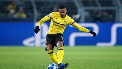 BVB gibt Prognose bei Manuel Akanji bekannt - keine Hüftoperation , Manuel Akanji spielt bei Borussia Dortmund in der Innenverteidigung