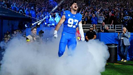 Zahltag für einen Kollegen des deutschen NFL-Stars Amon-Ra St. Brown bei den Detroit Lions! Defensivmonster Aidan Hutchinson unterschreibt einen Rekordvertrag für einen Nicht-Quarterback.