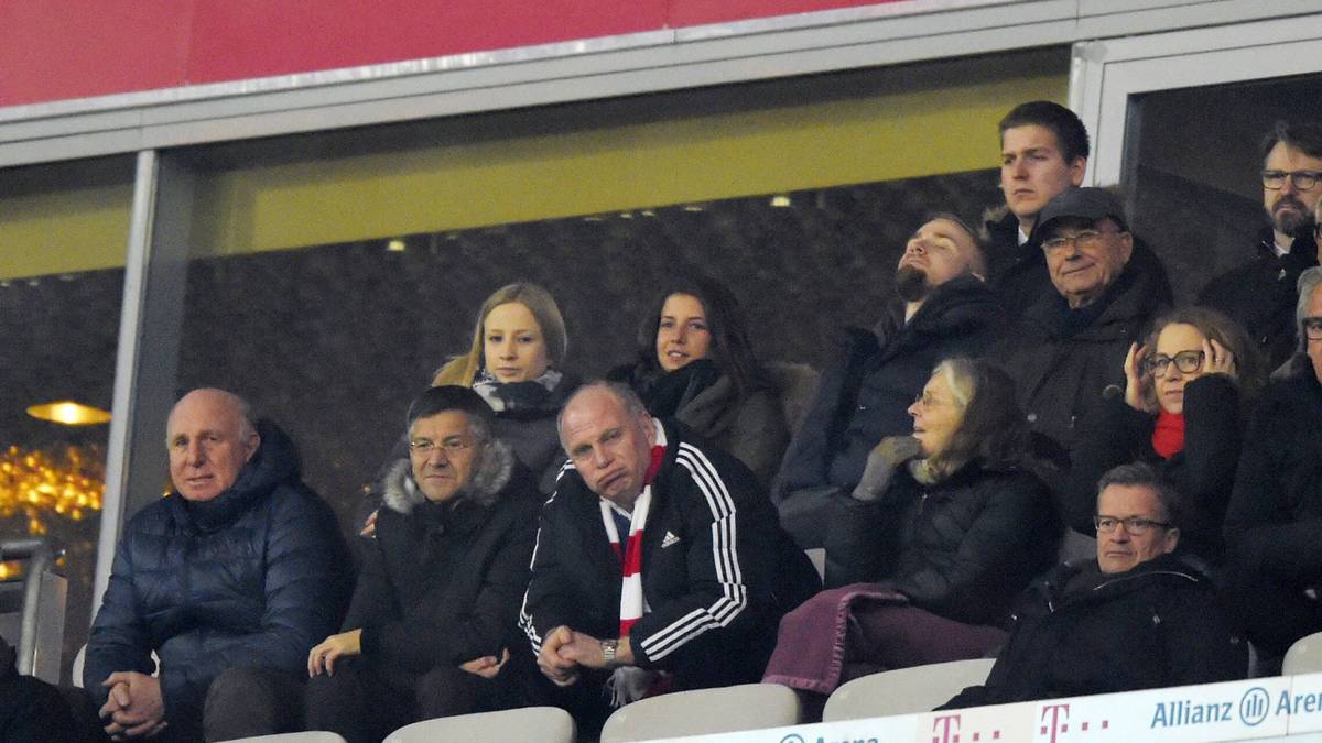 Bei aller Freude über die Rückkehr in die Freiheit und an die alte Wirkungsstätte: Etwas anders hat Hoeneß sich den Abend sicher vorgestellt