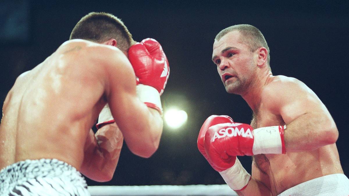 1998: SVEN OTTKE (IBF, WBA-Supermittelgewicht) - dem heute 51-Jährigen gelingt in seiner Karriere etwas, das die meisten Boxer nicht schaffen. Er bleibt ungeschlagen und verliert keinen einzigen Kampf
