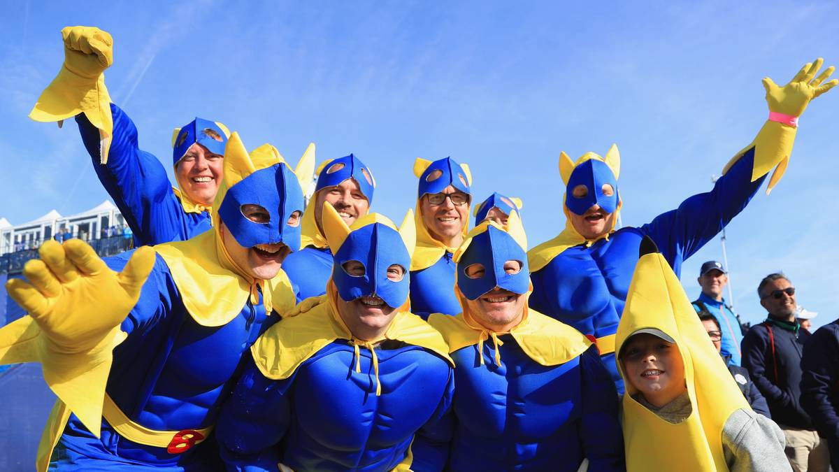 Bunte Batmans wohnen dem Ryder Cup ebenfalls bei. Es entsteht der Eindruck, als gäbe es hier auch einen Preis für das beste Fan-Outfit zu gewinnen