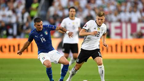 Auch eine mögliche Paarung in der Nations League: Deutschland (mit Toni Kroos) gegen Italien