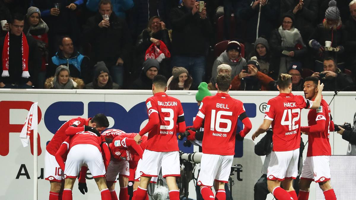 Die Mainzer feiern das frühe Tor euphorisch, doch wie schon bei Ancelotti hält die gute Laune nicht sehr lange