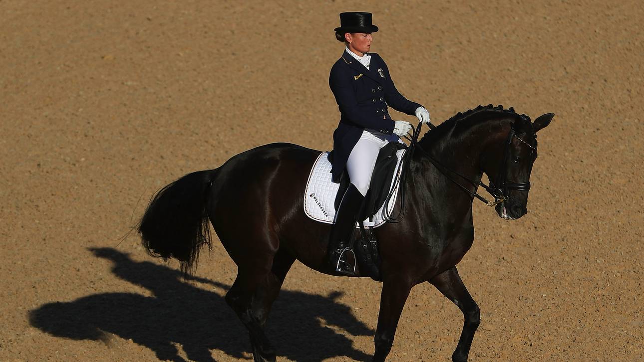 Dressur-Equipe mit Gala zu Gold