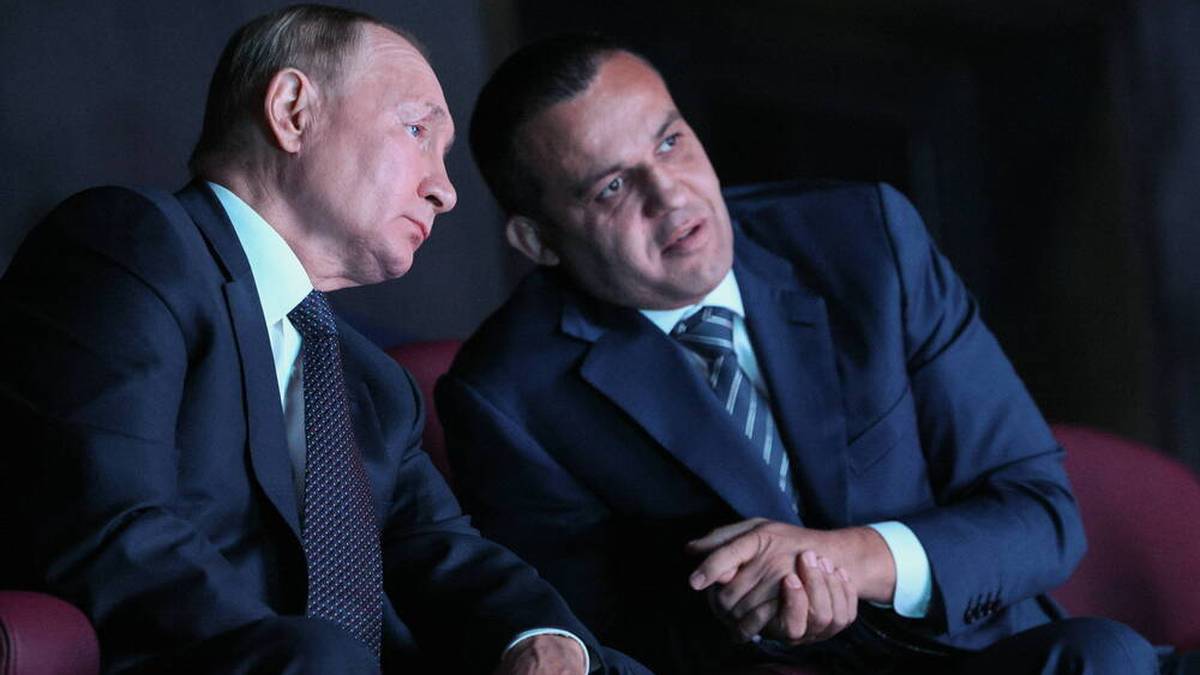 Umar Kremlew eröffnete erst im September mit Wladimir Putin ein Kampfsport-Zentrum in Moskau
