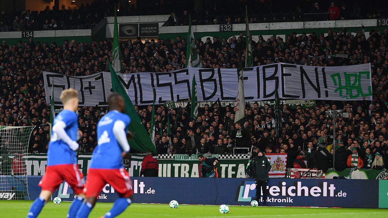 50+1-Befürworter übergeben Petition