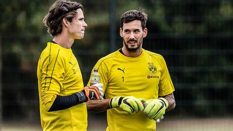 Seit vier Spielen steht Marwin Hitz im BVB-Tor. Stammkeeper Roman Bürki ist eigentlich fit. Macht sich Lucien Favre eine unnötige Baustelle auf?