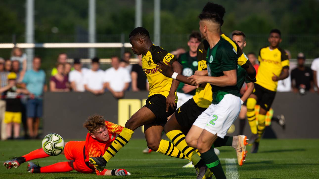 Moukoko mit nächster Tore-Gala