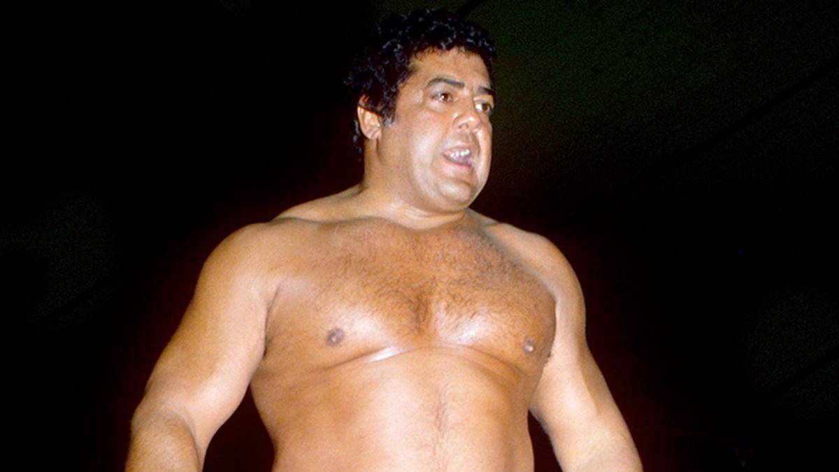 PLATZ 13: PEDRO MORALES - Der im Februar 2019 vestorbene Puertoricaner hielt den Titel zwischen 1971 und 1973 fast drei Jahre lang durchgehend, seine Auftritte im Madison Square Garden waren meistens ausverkauft. Hoch respektierter Publikumsliebling und Wegbereiter für zahlreiche lateinamerikanische Stars nach ihm
