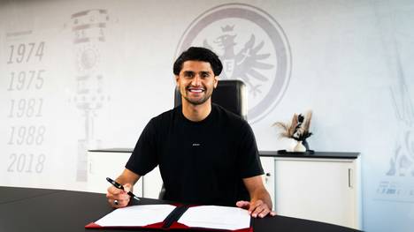 Mo Dahoud unterschreibt in Frankfurt