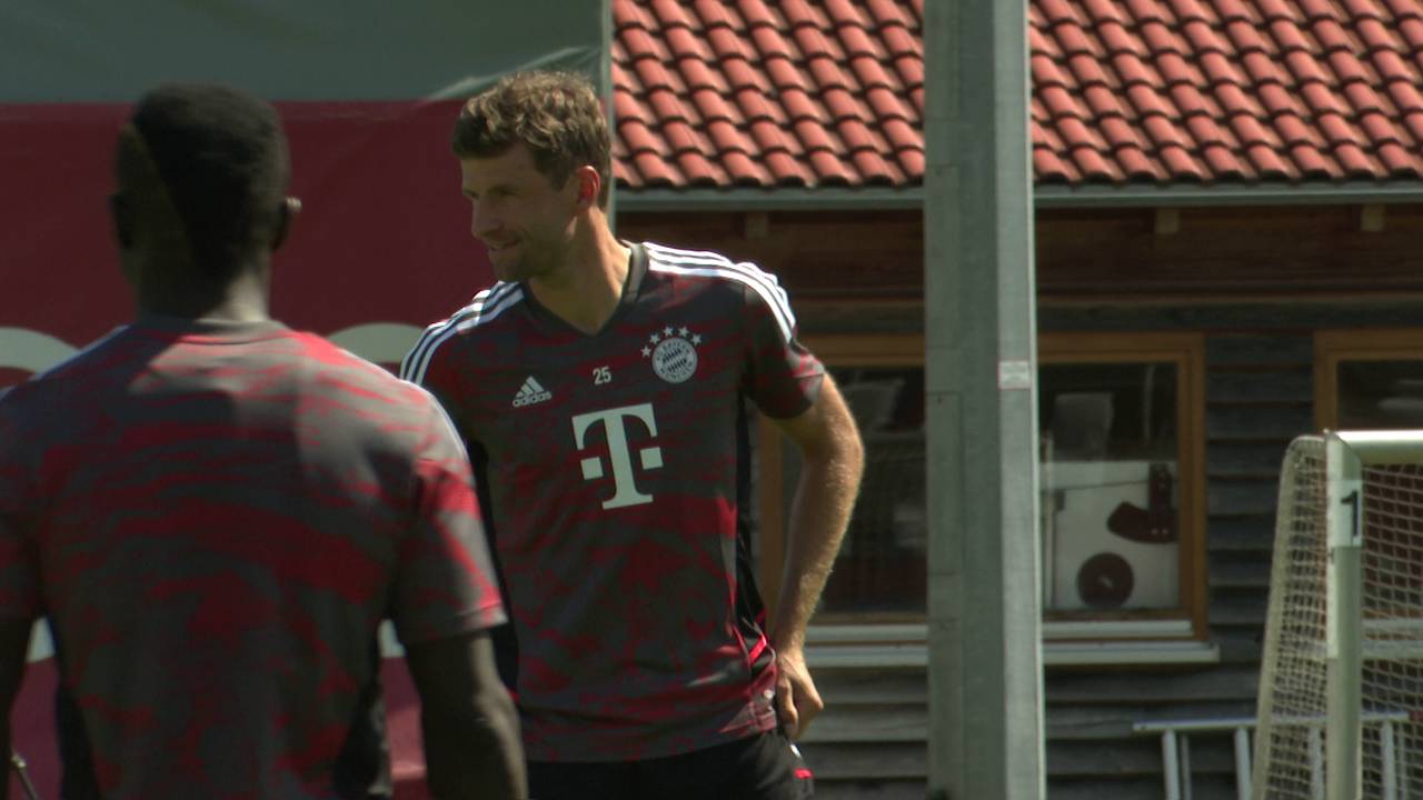 FC Bayern München: Abschlusstraining vor Spiel bei Inter Mailand - Tel fit