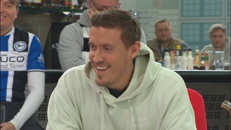 Im STAHLWERK Doppelpass scherzt Ex-Union-Stürmer Max Kruse über Gehälter und erklärt wie das Gehaltsgefüge bei Union war.   