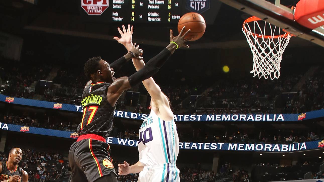 Schröder blass, Hawks-Serie endet